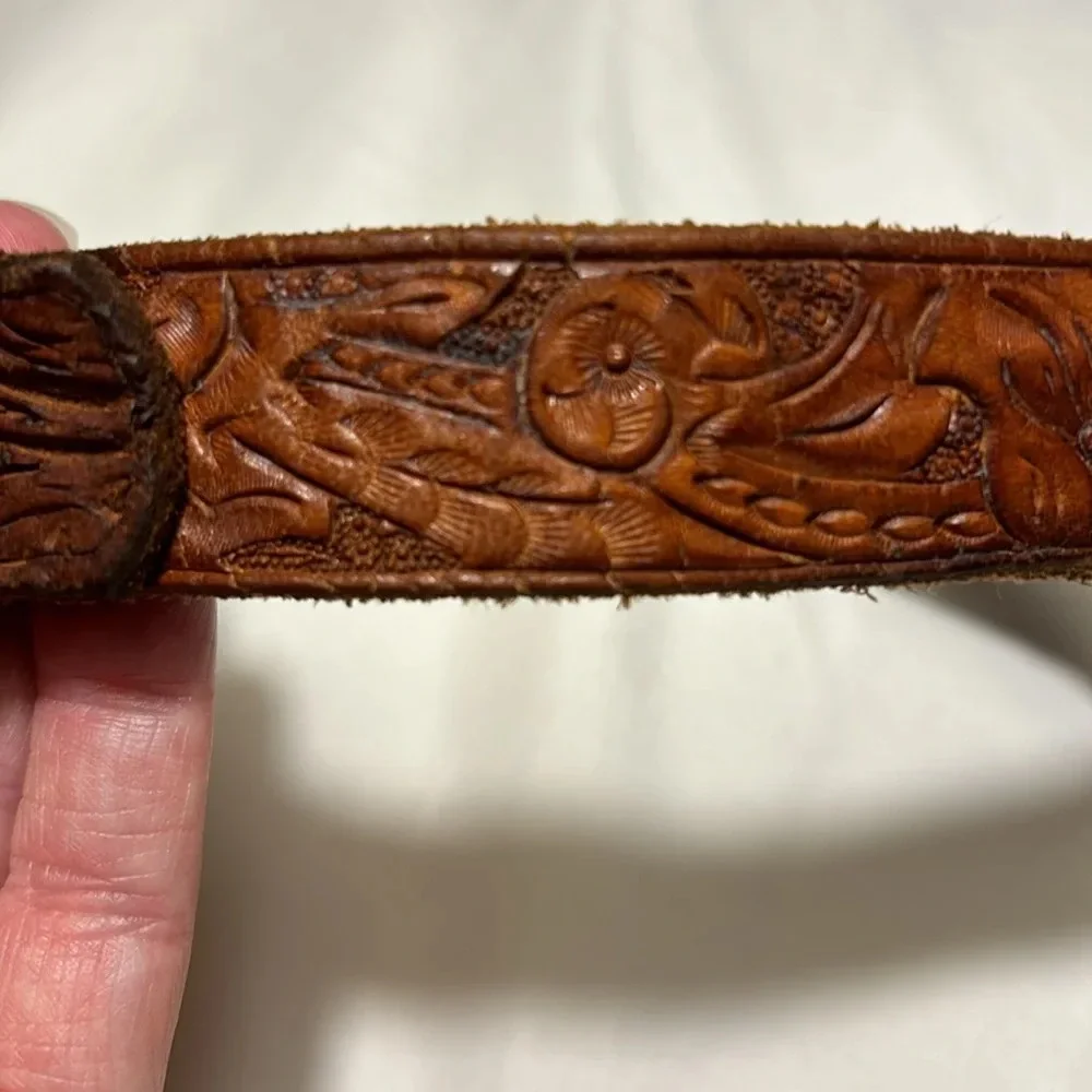 Vintage COWBOY BOOTS Belt Buckle and Leather Belt